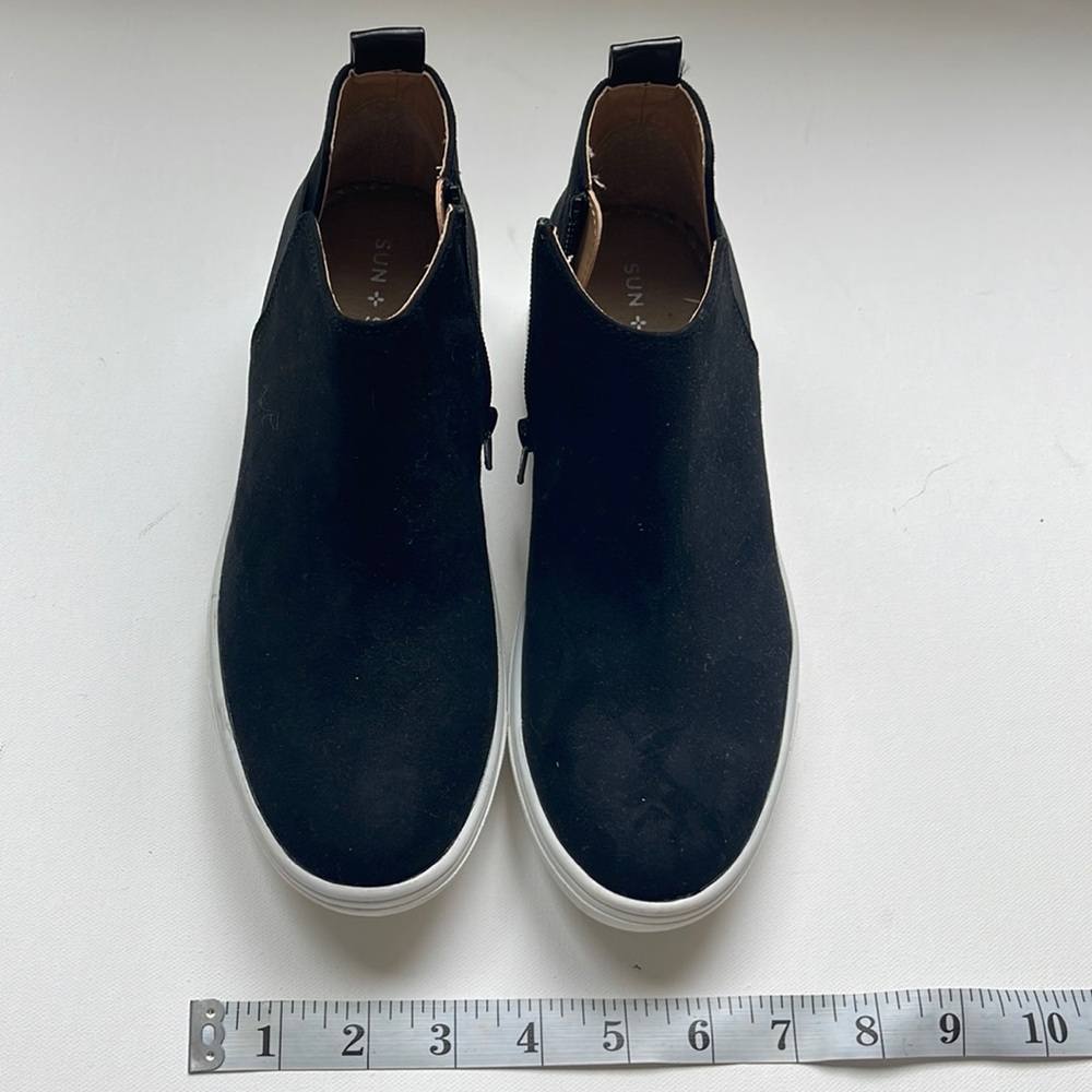 Sun + Stone (Macy’s) Sueded Black Sneakers, Size 7